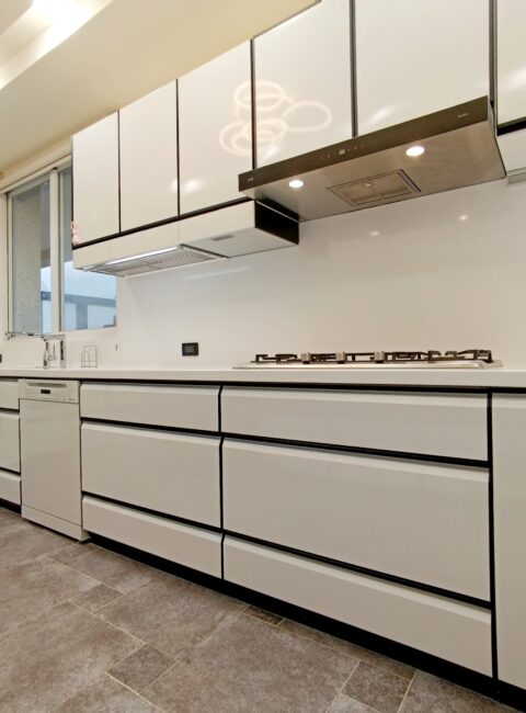 325439563_558859409478406_4896004901391998257_n