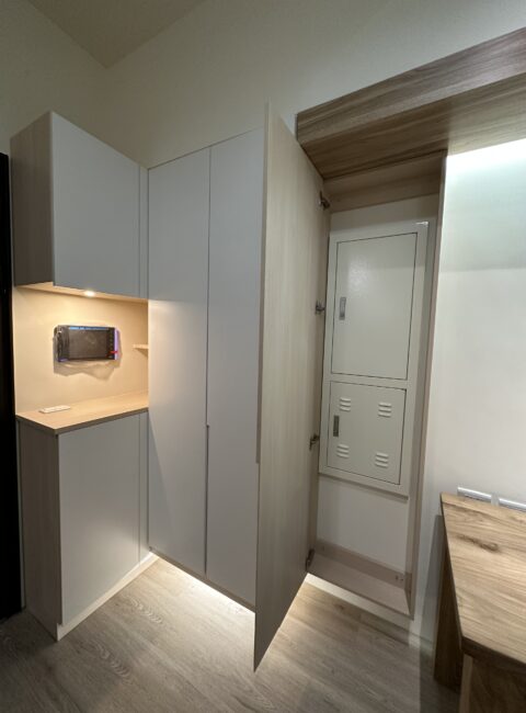 B8400D81-0788-44A5-B2CA-1FBE01E92FE9